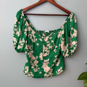 ✨3/$20✨ Sienna Sky Green and White Floral Blouse. Smocked, Corset. Size Large